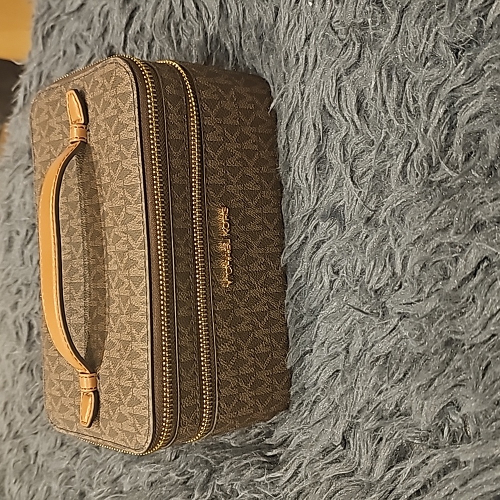 Michael Kors  Jet set travel case LG DBL Zip brown